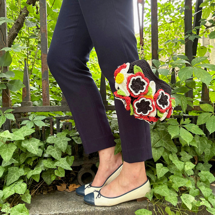 Flo Pouch