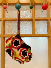 Flo Pouch
